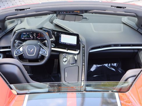 Used 2024 Chevrolet Corvette Stingray Convertible w/ 1LT image 5