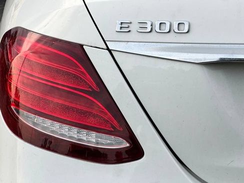 Used 2019 Mercedes-Benz E 300 4MATIC image 9