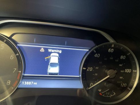 Used 2023 Nissan Frontier SV w/ SV Convenience Package image 6