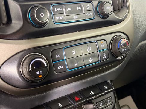 Used 2015 Chevrolet Colorado Z71 image 14