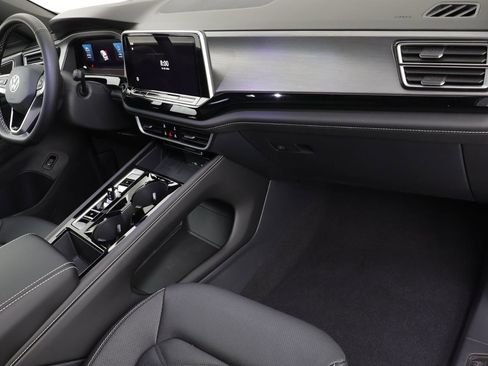 New 2026 Volkswagen Atlas Cross Sport SE image 20