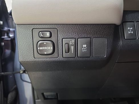 Used 2013 Toyota RAV4 XLE AWD/4WD image 24