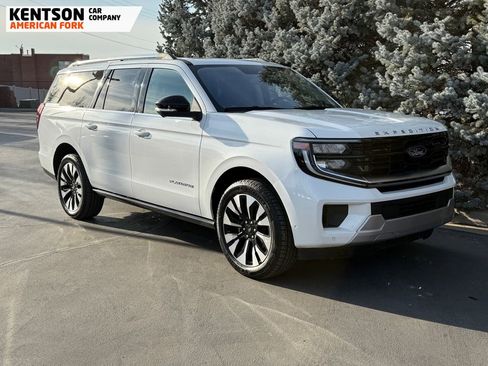 Used 2025 Ford Expedition Max Platinum w/ Driver's Package image 13