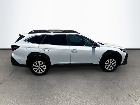 Used 2024 Subaru Outback Premium AWD/4WD image 8