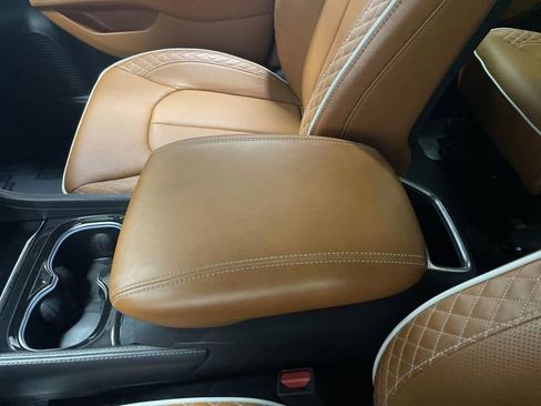 Used 2024 Chrysler Pacifica Pinnacle image 24