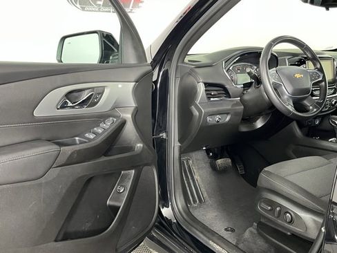 Used 2022 Chevrolet Traverse LT image 22