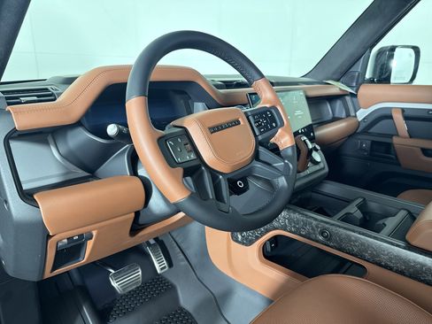 New 2026 Land Rover Defender 110 OCTA AWD/4WD image 4