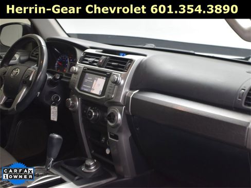 Used 2017 Toyota 4Runner SR5 Premium image 24