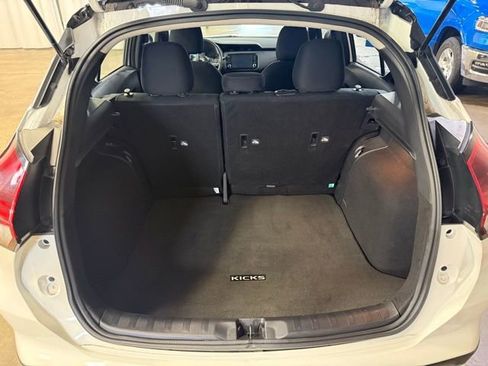 Used 2023 Nissan Kicks SR image 25