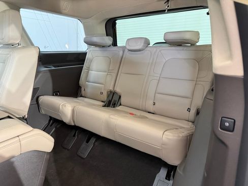Used 2023 Lincoln Navigator Reserve image 21