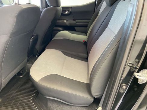 Used 2021 Toyota Tacoma TRD Off-Road w/ Technology Package image 16