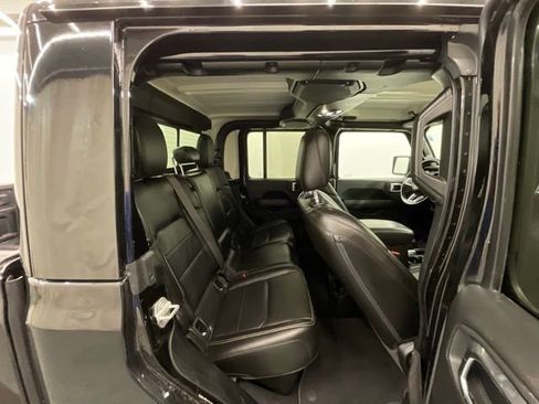 Used 2020 Jeep Gladiator Overland AWD/4WD image 25