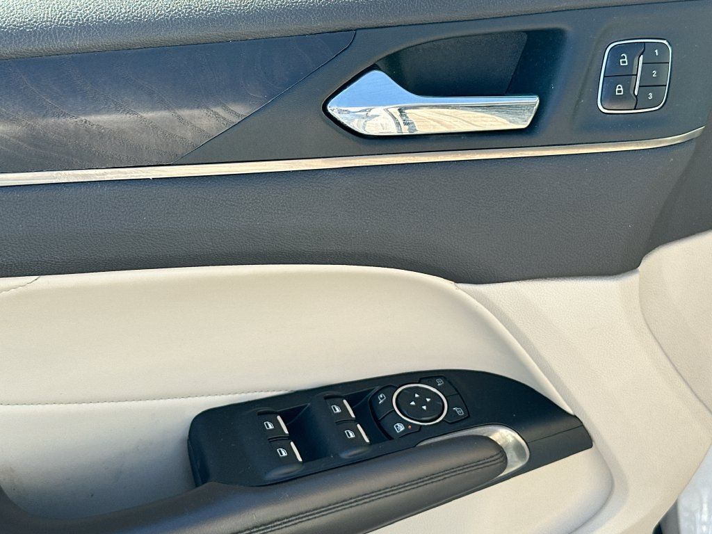 Used 2017 Lincoln MKC Reserve FWD image 21