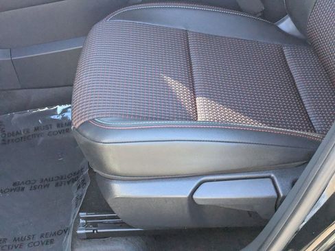 Certified 2025 Nissan Kicks SR image 20