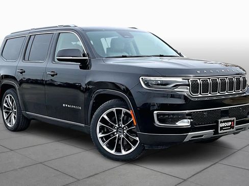 Used 2022 Jeep Wagoneer Series III w/ Premium Group I image 2