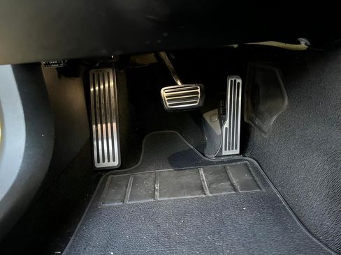 Used 2015 Chevrolet Corvette Stingray Coupe w/ 2LT Preferred Equipment Group image 26