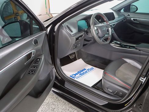 Used 2020 Hyundai Sonata SEL Plus w/ Tech Package FWD image 3