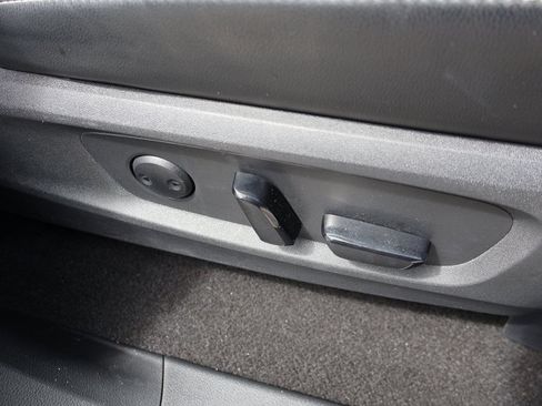 Used 2024 Nissan Pathfinder SL FWD image 35
