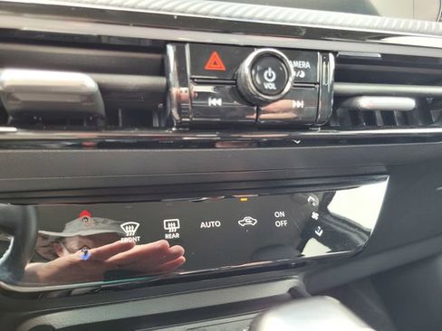 Certified 2025 Nissan Kicks SR AWD/4WD image 24