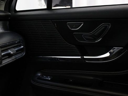 Used 2022 Lincoln Corsair Standard image 17