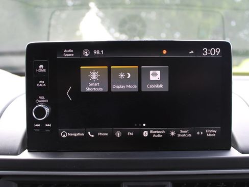 Used 2025 Honda Pilot Touring image 28