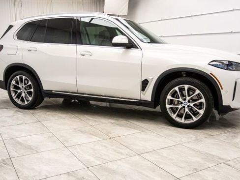 Used 2025 BMW X5 xDrive40i w/ Climate Comfort Package AWD/4WD image 2