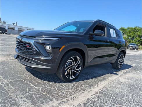 Used 2024 Chevrolet TrailBlazer RS w/ Convenience Package AWD/4WD image 5