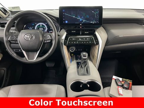 Used 2024 Toyota Venza Limited image 2