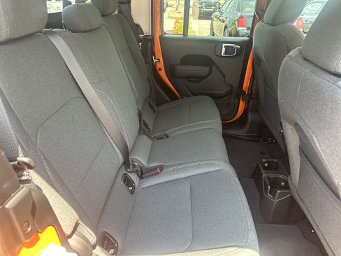 New 2025 Jeep Gladiator Sport image 26