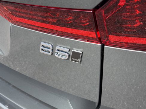 New 2026 Volvo XC60 B5 Core w/ Protection Package image 10