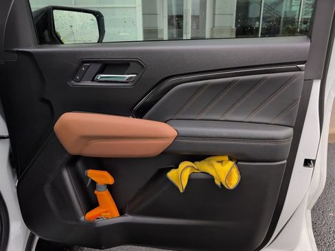 Used 2025 GMC Canyon AT4 image 15