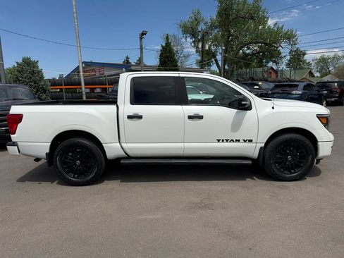 Used 2019 Nissan Titan SV w/ SV Convenience Package AWD/4WD image 10