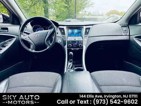Used 2012 Hyundai Sonata SE w/ Navigation & Sunroof Pkg FWD image 4