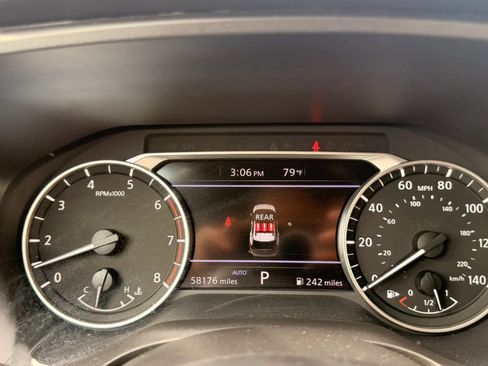 Used 2024 Nissan Rogue S AWD/4WD image 19