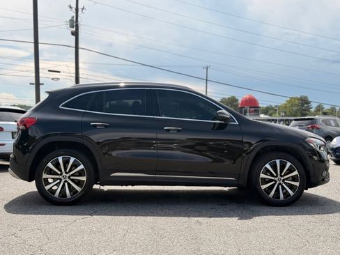 Used 2021 Mercedes-Benz GLA 250 4MATIC w/ Premium Package image 6