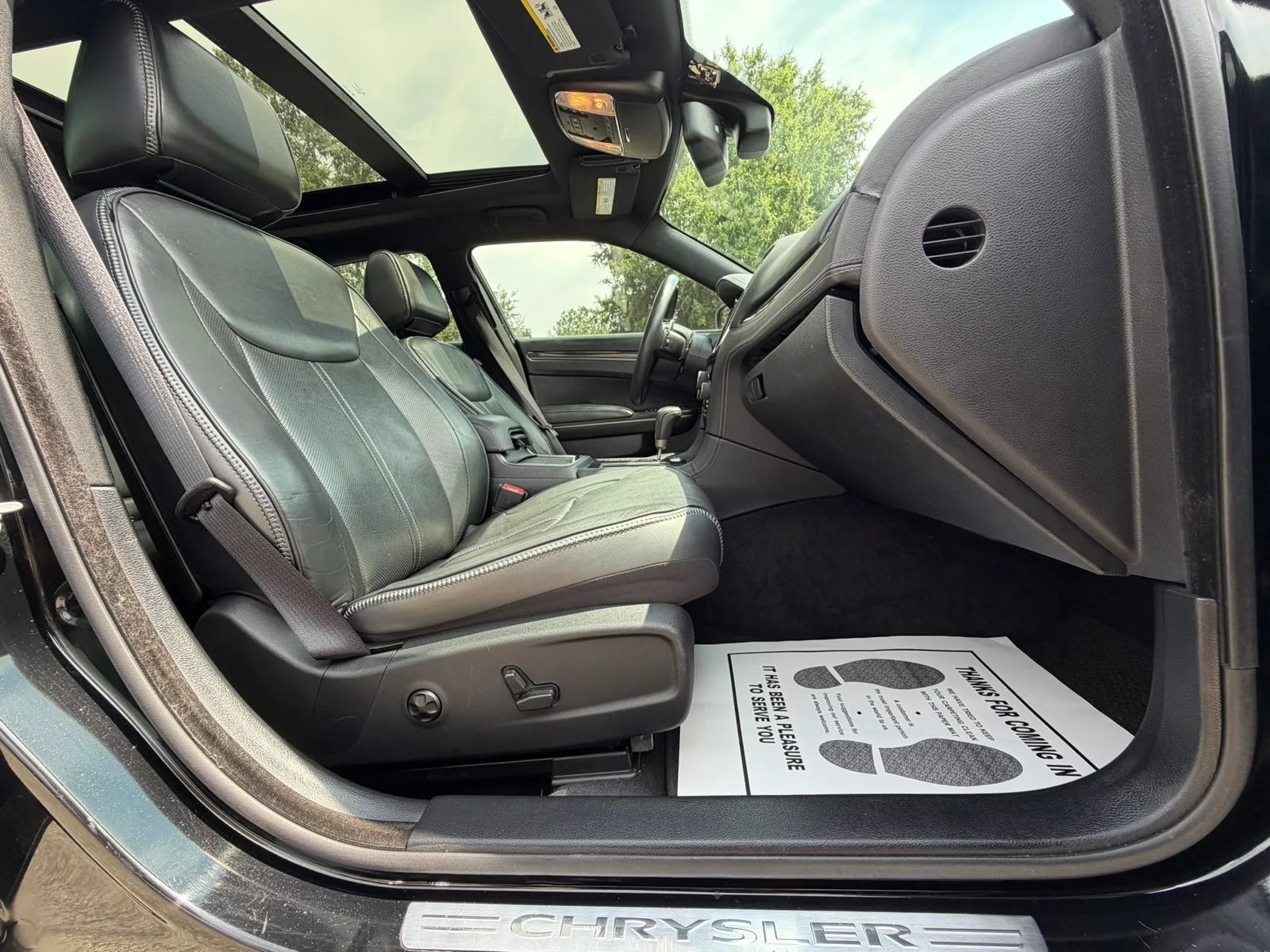 Used 2013 Chrysler 300 C RWD image 39