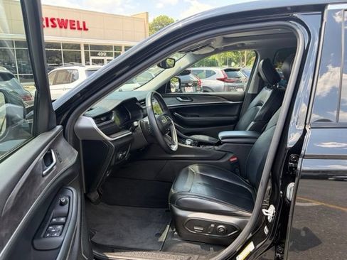 Used 2022 Jeep Grand Cherokee Limited AWD/4WD image 16