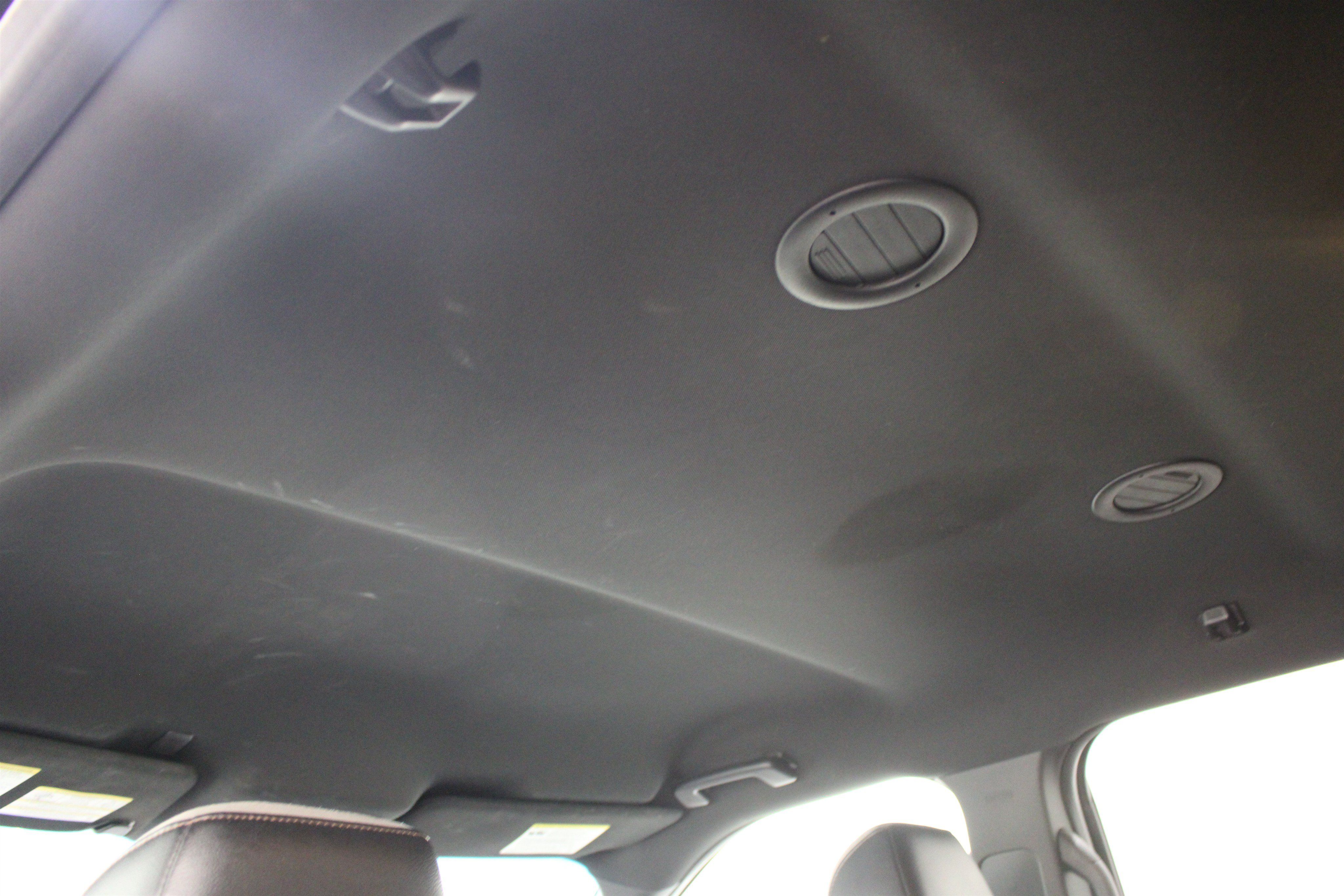 Used 2017 Ford Explorer XLT w/ Equipment Group 202A FWD image 22