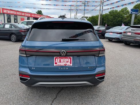 Used 2025 Volkswagen Taos SE AWD/4WD image 4