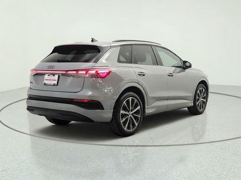 Used 2025 Audi Q4 e-tron Premium Plus RWD image 5