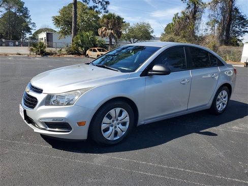 Used 2015 Chevrolet Cruze LS image 3