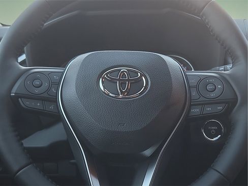 New 2025 Toyota RAV4 XLE image 19