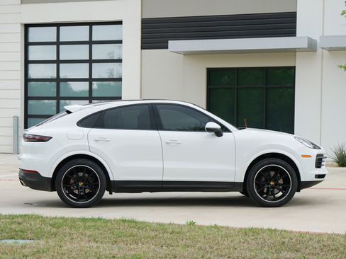 Used 2020 Porsche Cayenne image 13