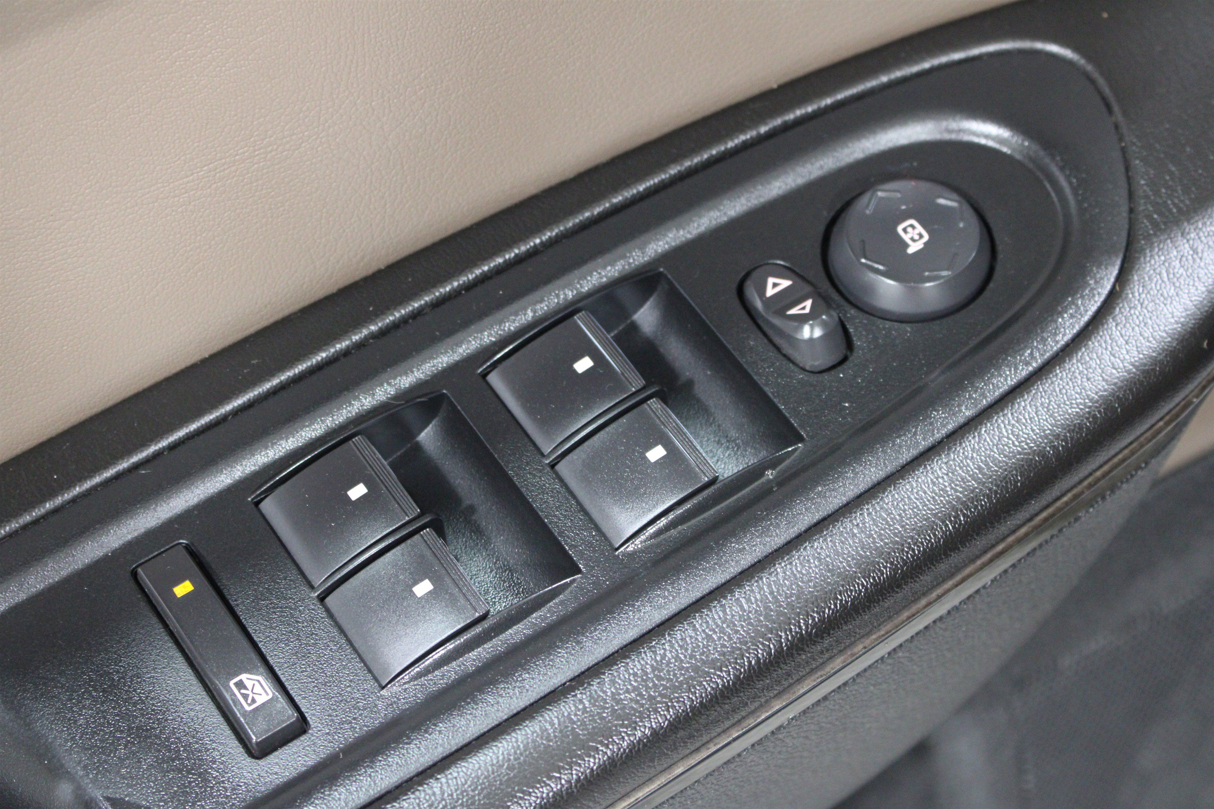 Used 2015 GMC Acadia SLT w/ Open Road Package FWD image 7