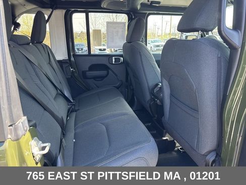 Used 2024 Jeep Wrangler Unlimited w/ Convenience Group AWD/4WD image 17