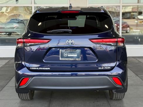 Used 2023 Toyota Highlander XLE image 11