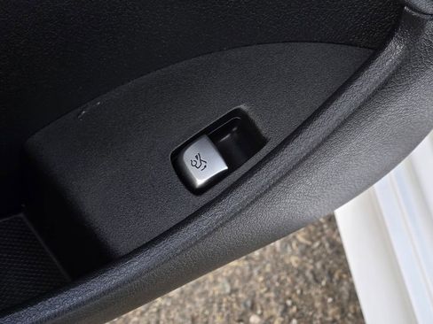 Used 2022 Mercedes-Benz E 450 4MATIC Cabriolet image 15