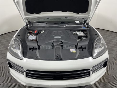 Certified 2023 Porsche Cayenne Platinum Edition AWD/4WD image 22