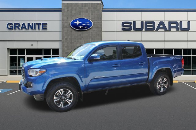 Used 2017 Toyota Tacoma TRD Sport w/ Tow Package (A/T) AWD/4WD image 6