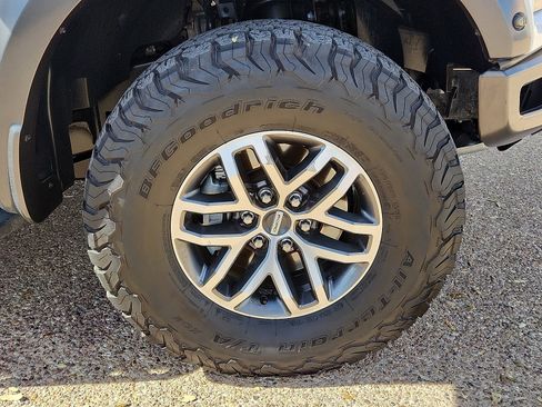 Used 2017 Ford F150 Raptor w/ Equipment Group 802A Luxury image 7